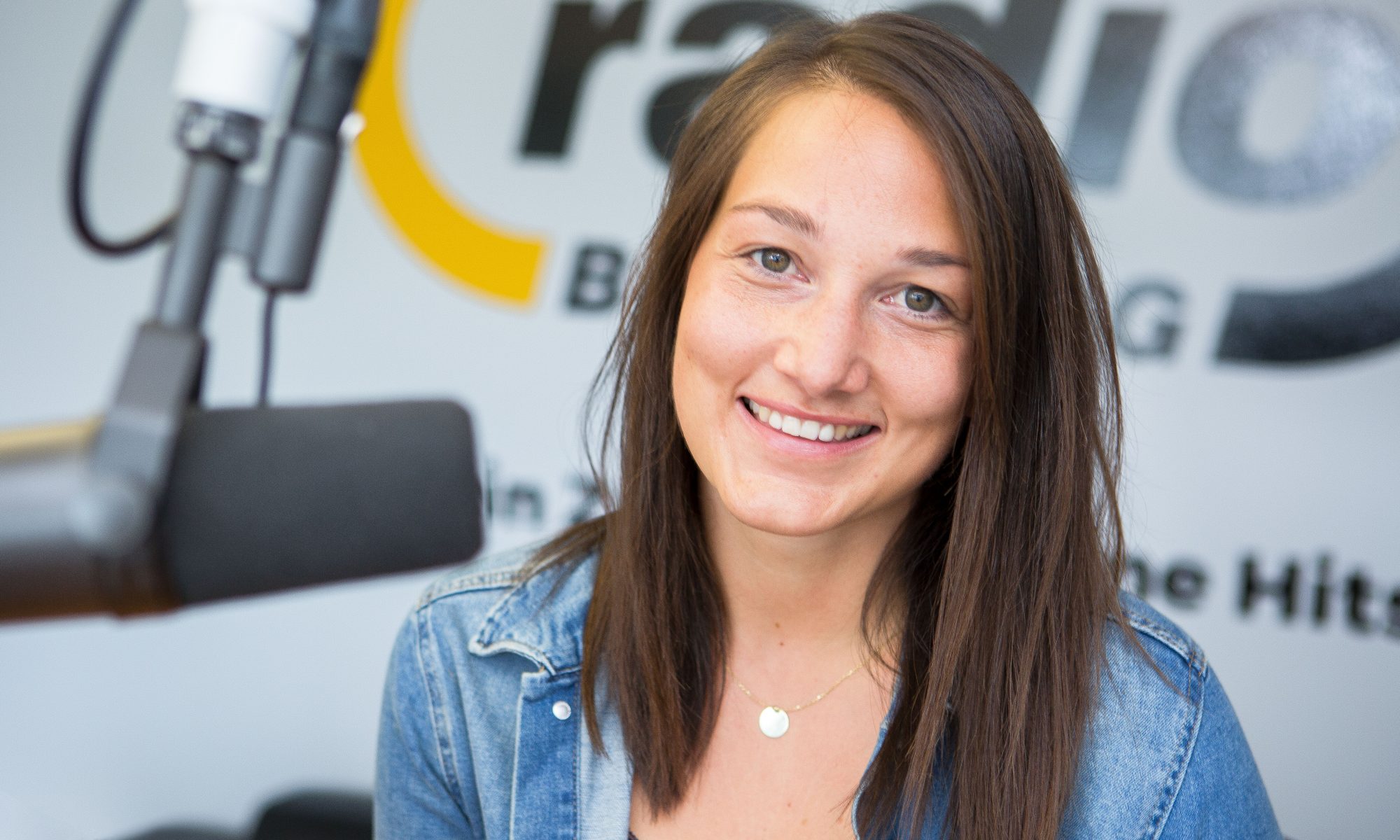 Danica Großer im Radiostudio